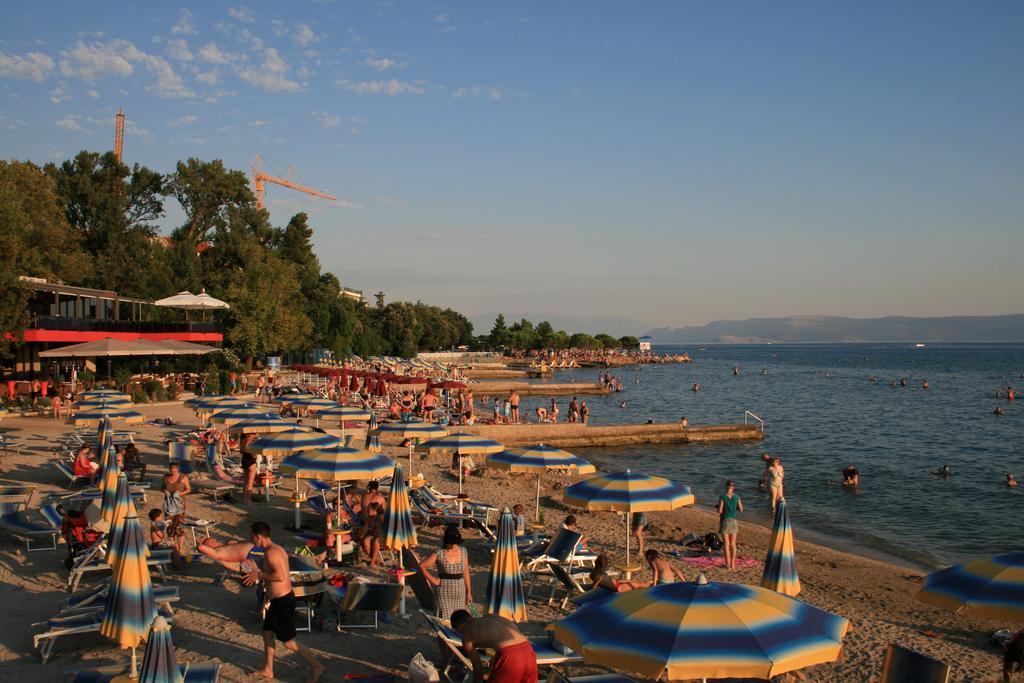 Apartments Agape Crikvenica Exterior foto